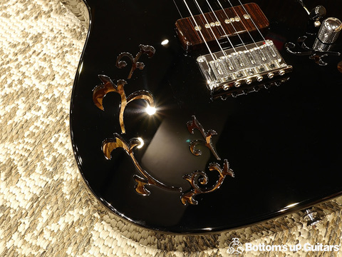 Provision Guitar Karakusa arabesque -Black-  GLIM SPANKY 松尾レミさん ドンズバ